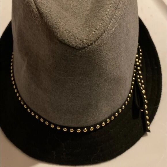 Women’s Hat with Beaded Detail - Picture 2 of 4
